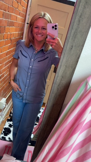 Retro Two-Tone Blue Pearl Snap Blouse – Short Sleeve